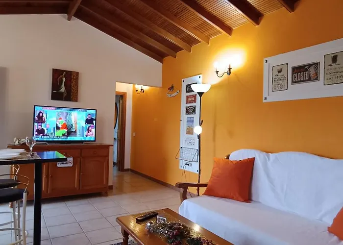 Semesterbostad Casa Tinajas 2 Triquivijate